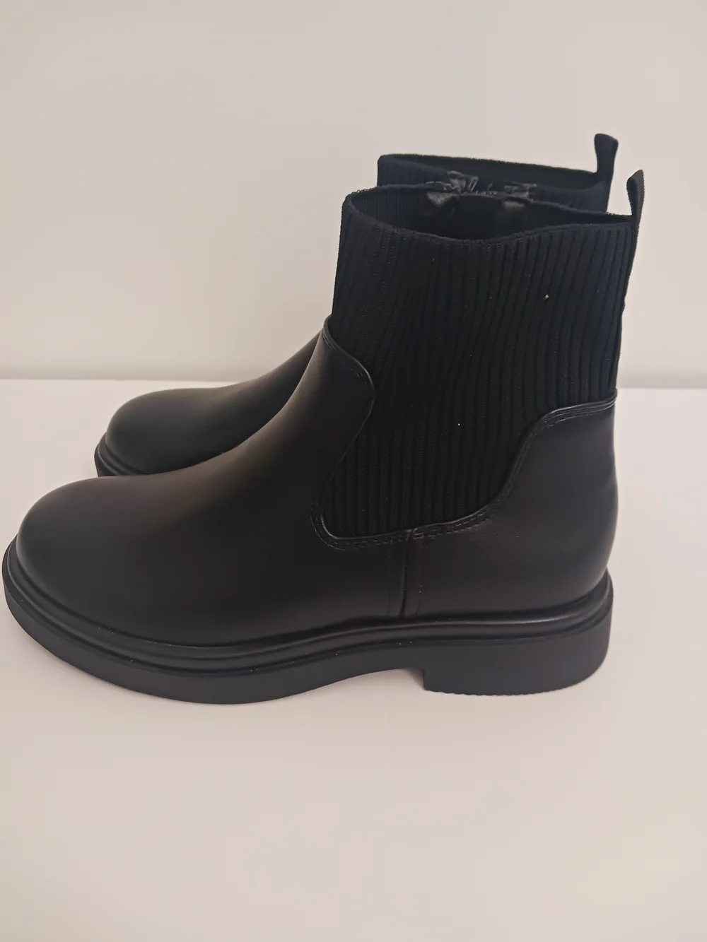 No Boundaries Black Rib-Knit Ankle Booties